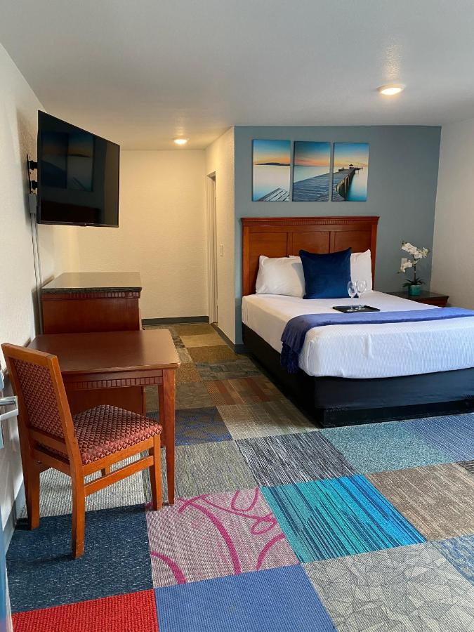 The Pacific Motel 2*