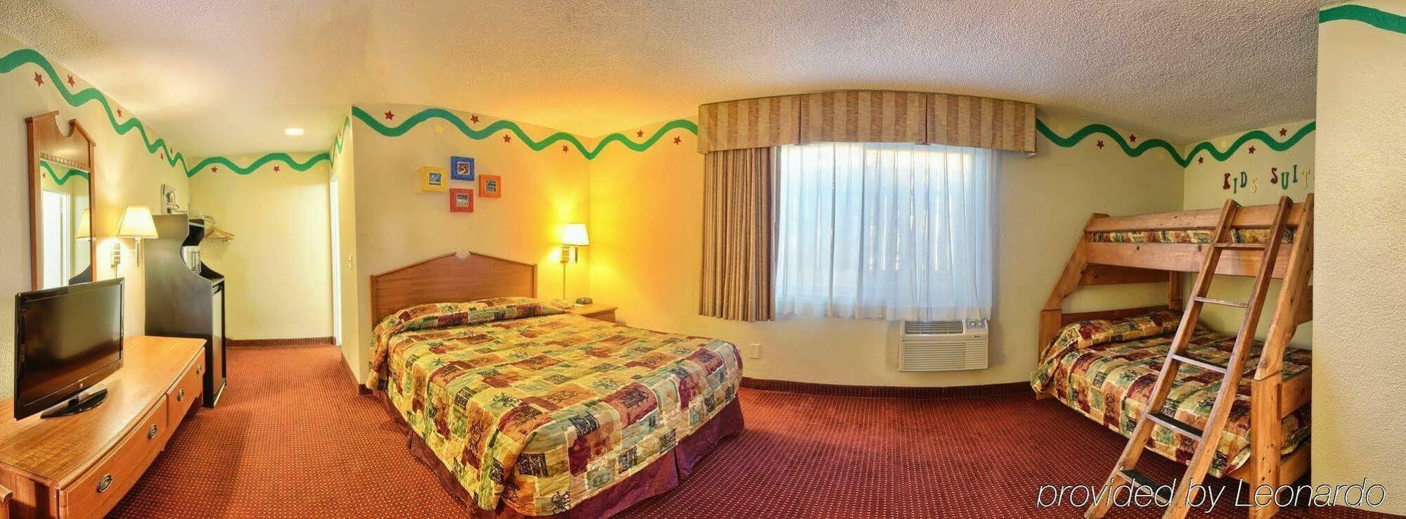 The Pacific Motel 2*